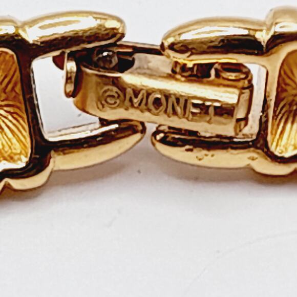 MONET Vintage Gold Omega Chain Necklace Faux Pearl Pendant 19” Signed - Picture 9 of 12